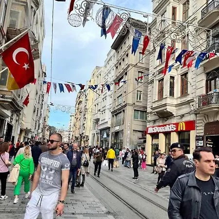 Cosy 1+1 Istiklal Апартаменты