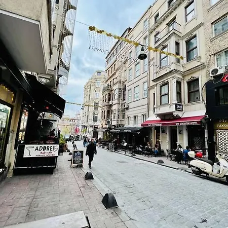 Cosy 1+1 Istiklal Апартаменты *