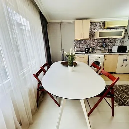 Cosy 1+1 Istiklal Апартаменты *